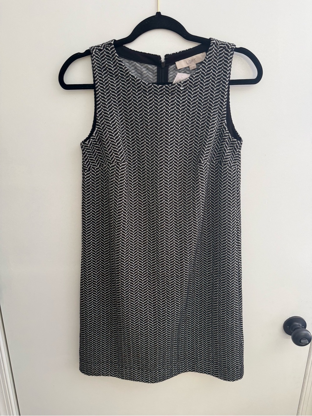 LOFT Black & White Chevron Sleeveless Shift Dress